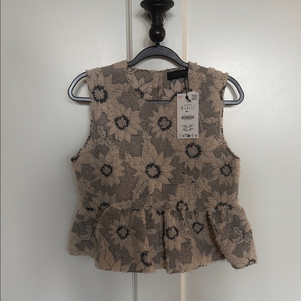 Zara Beige and Black Floral Textured Top